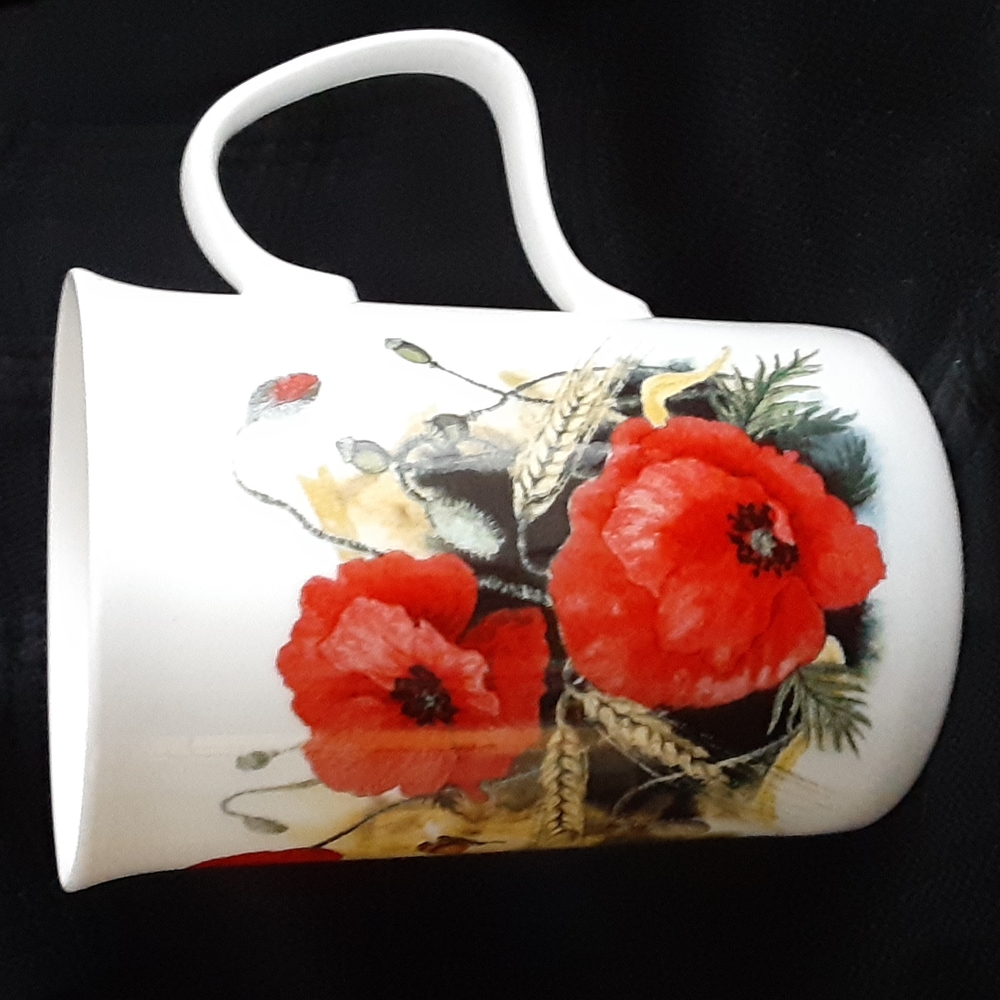 Roy Kirkham England Red Poppies Fine Bone China c1991 Vintage Coffee Tea Cup